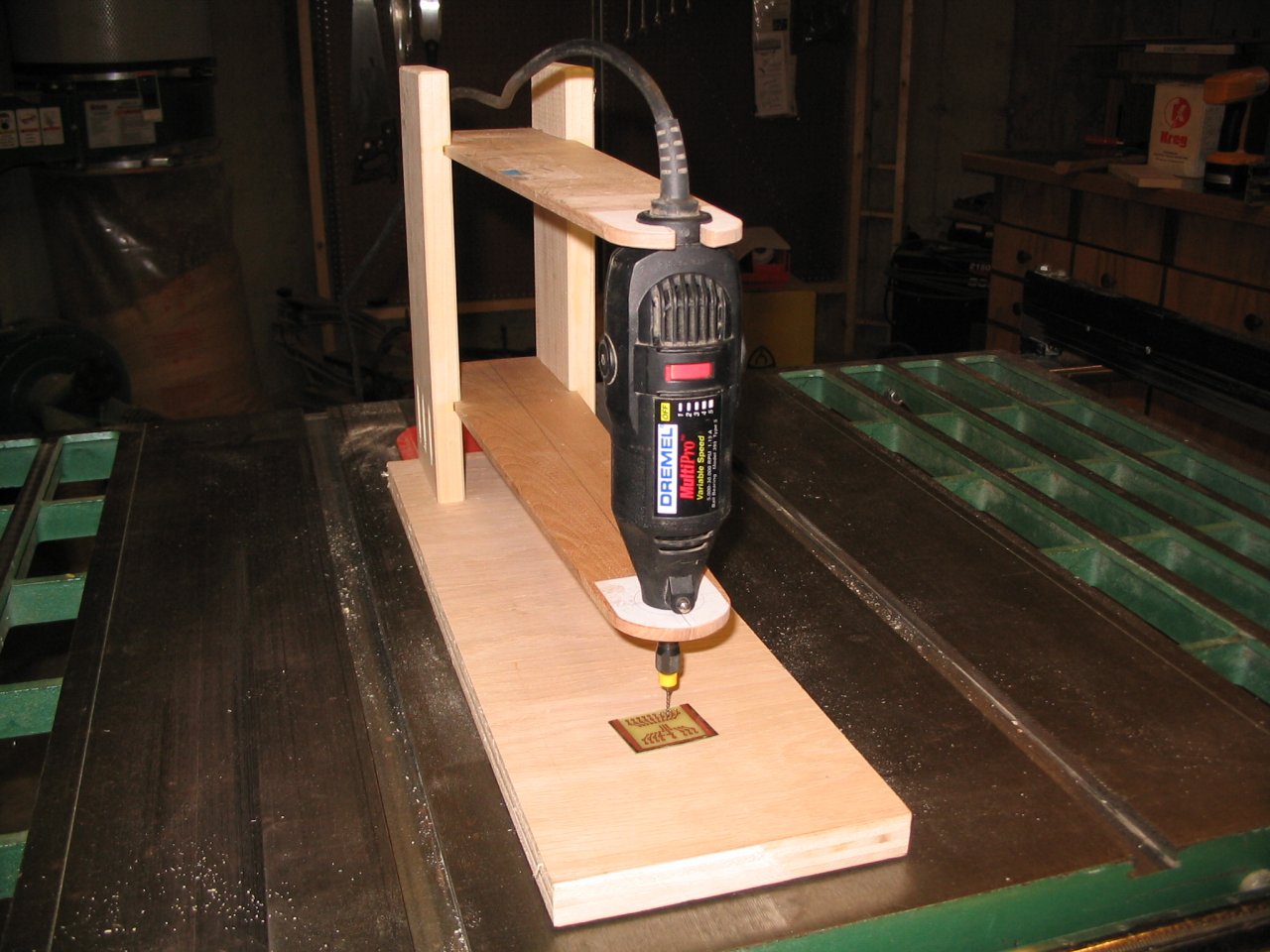Dremel discount stand diy